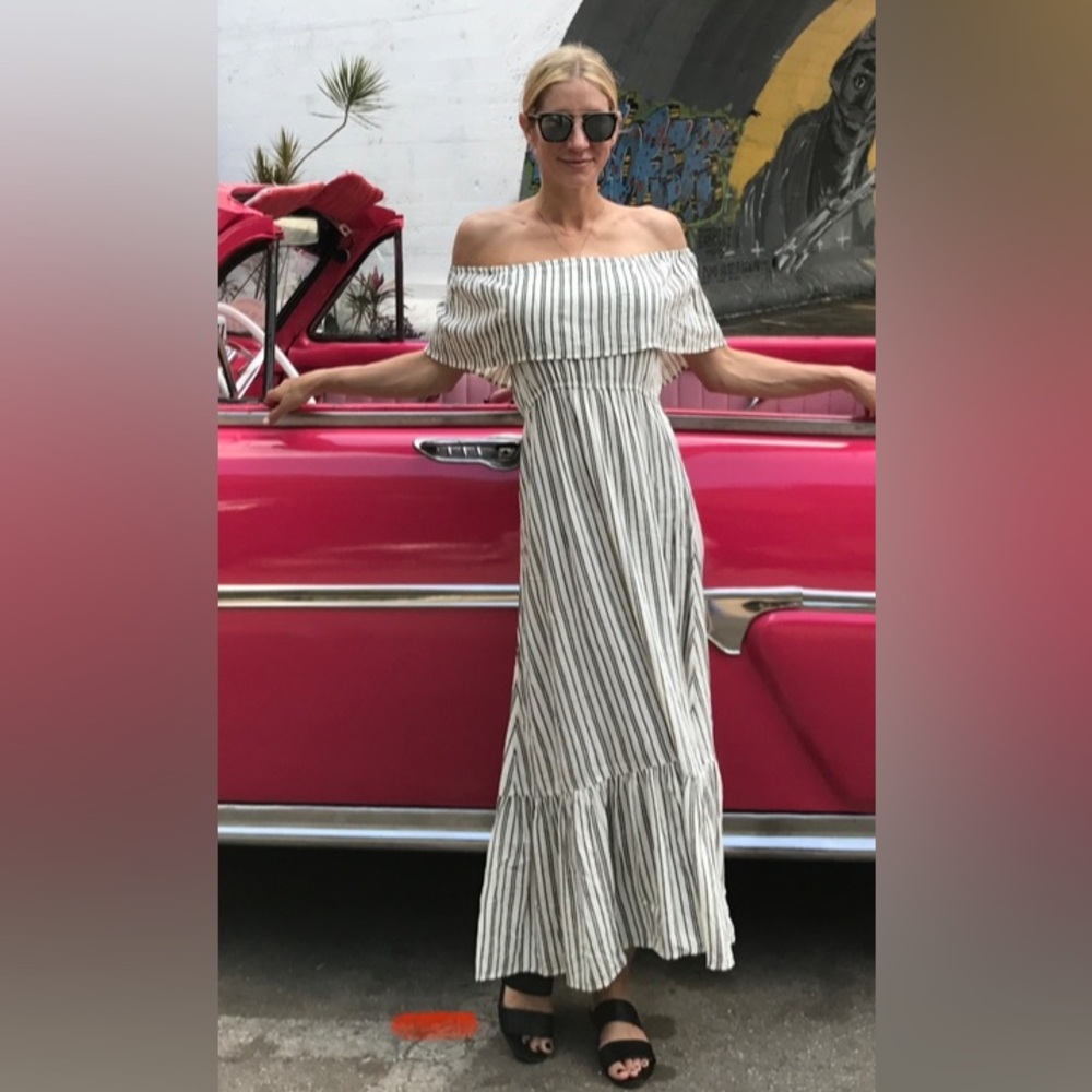 Like new off the shoulder boho maxi billabong women dress off-white black small
